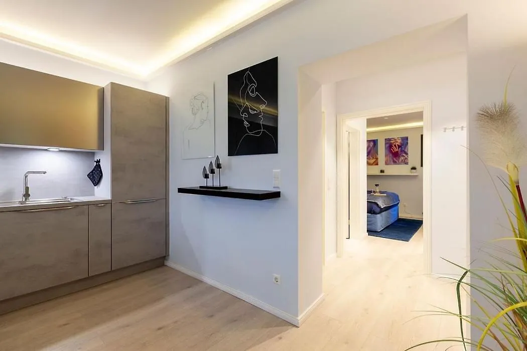 Berlin Central I Sunshine 2-Br Apartment I 62M2 0*,